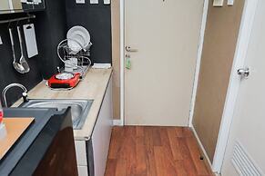 Comfy and Modern Studio at Serpong Greenview Apartment