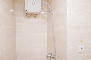 Cozy Studio Apartment with Super Single Bed at Springwood Residence