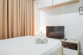 Cozy Studio Apartment with Super Single Bed at Springwood Residence