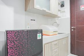 Cozy Studio Apartment with Super Single Bed at Springwood Residence