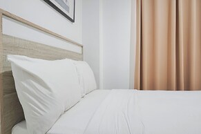 Cozy Studio Apartment with Super Single Bed at Springwood Residence