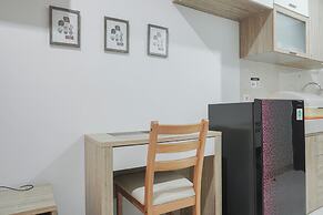 Cozy Studio Apartment with Super Single Bed at Springwood Residence