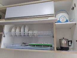 Cozy Living Studio Apartment Springwood Residence near IKEA Alsut