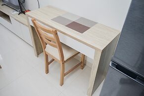 Homey Studio Apartment Springwood Residence