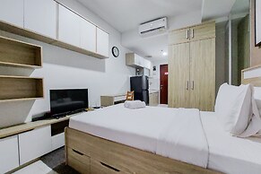 Good Deal and Comfy Studio Apartment at Springwood Residence