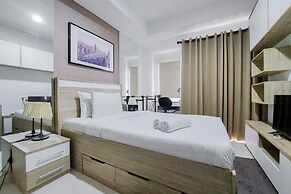 Good Deal and Comfy Studio Apartment at Springwood Residence