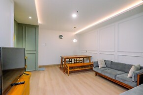 Modern Look 2BR at Sentul Tower Apartment