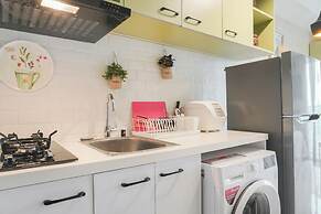 Comfortable Studio at West Vista Apartment