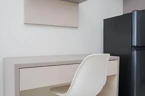 Elegant and Relaxing Studio Apartment at Springwood Residence