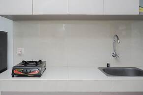 Elegant and Relaxing Studio Apartment at Springwood Residence