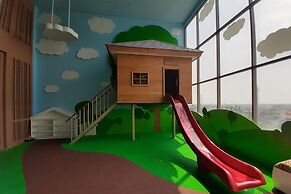 Elegant and Relaxing Studio Apartment at Springwood Residence