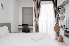 Elegant and Relaxing Studio Apartment at Springwood Residence