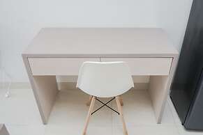 Elegant and Relaxing Studio Apartment at Springwood Residence