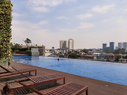 Warm and Clean Studio at Springwood Residence Tangerang Apartment