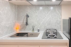 Cozy and Well Furnished Studio Grand Kamala Lagoon Apartment