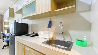 Modern Look and Restful Studio Apartment Springwood Residence Tangeran