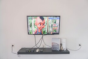 Cozy Living 1BR at Sentul Tower Apartment