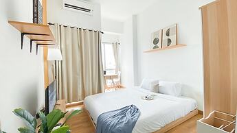 Warm Studio Apartment at M-Town Residence