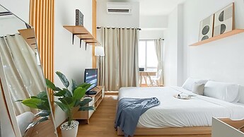 Warm Studio Apartment at M-Town Residence