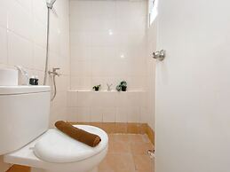 Comfy and Strategic 1BR with Extra Room at Bassura City Apartment