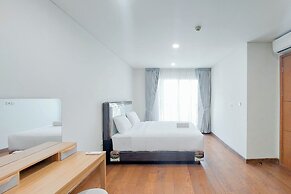 Elegant 2BR Apartment at The Reiz Condominium Medan