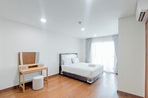 Elegant 2BR Apartment at The Reiz Condominium Medan