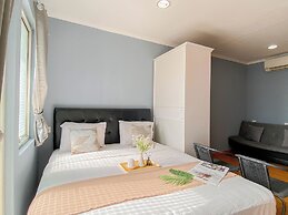 Warm and Cozy Studio at Sentul Tower Apartment