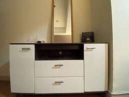 Comfy Studio Room at Marquis de Lafayette Apartment