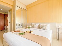 Relaxing Studio at Tamansari Mahogany Karawang Apartment