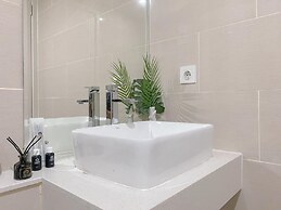 Fully Furnished and Cozy Studio Daan Mogot City Apartment