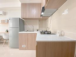 Fully Furnished and Cozy Studio Daan Mogot City Apartment