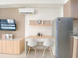 Fully Furnished and Cozy Studio Daan Mogot City Apartment