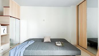 Cozy Studio at Dave Apartment