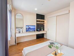 Warm and Cozy 1BR without Living Room at Sentul Tower Apartment