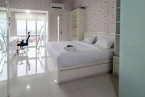 Comfy and Warm Studio at The Square Surabaya Apartment