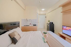 Nice Studio Green Pramuka City Apartment near Shopping Center