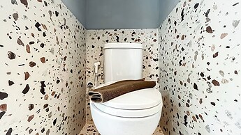 Best Deal Studio (No Kitchen) Apartment Tokyo Riverside PIK 2