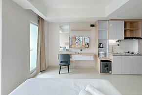 Studio Modern Style at Grand Sungkono Lagoon Apartment