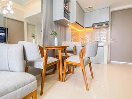 Cozy and Modern 2BR Apartment at Vasanta Innopark