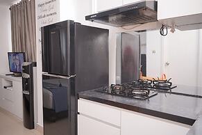 Comfortable and Warm Studio at Poris 88 Apartment