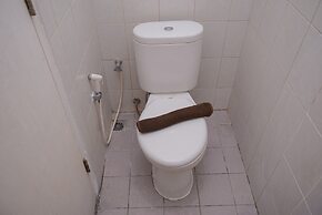 Comfortable and Warm Studio at Poris 88 Apartment