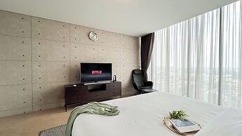 Well Designed 1BR Apartment L'Avenue Pancoran