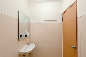 Comfortable Stay and Good Place Studio at Bale Hinggil Apartment