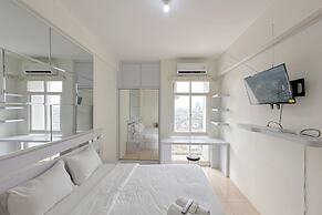 Comfortable Stay and Good Place Studio at Bale Hinggil Apartment
