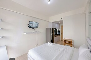 Comfortable Stay and Good Place Studio at Bale Hinggil Apartment