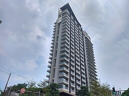 Spacious Studio Apartment at Capitol Suites