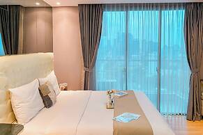 Spacious Studio Apartment at Capitol Suites
