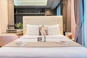 Spacious Studio Apartment at Capitol Suites