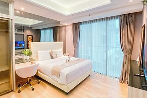 Spacious Studio Apartment at Capitol Suites