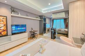 Spacious Studio Apartment at Capitol Suites